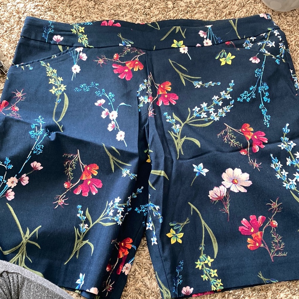 Time and Tru navy Floral Shorts